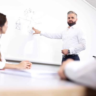 Vom Gratisberater zum YouTube-Star: Wie Henrik Telepski 1 Mio. CHF Umsatz knackte